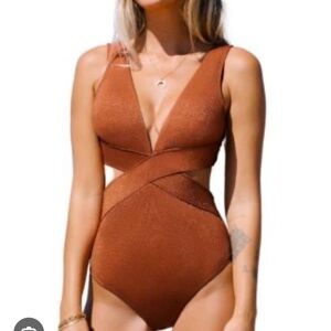 New cross front X cut-out one piece swimsuit